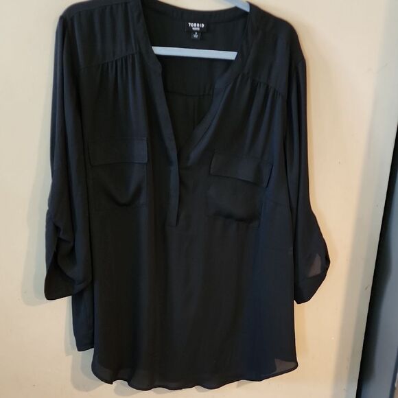 Torrid Harper Black Cuffed Sleeve Blouse with Mandarin Collar Size 3 - Picture 1 of 6